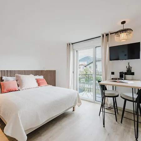 Aparthotel Neostelia *